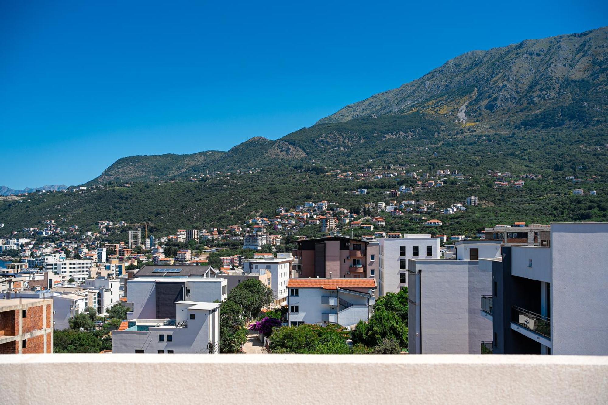 Sunways Apartments Dobra Voda Buitenkant foto